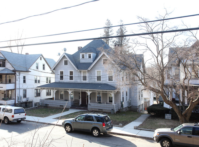 266 N Main St in Naugatuck, CT - Building Photo - Building Photo