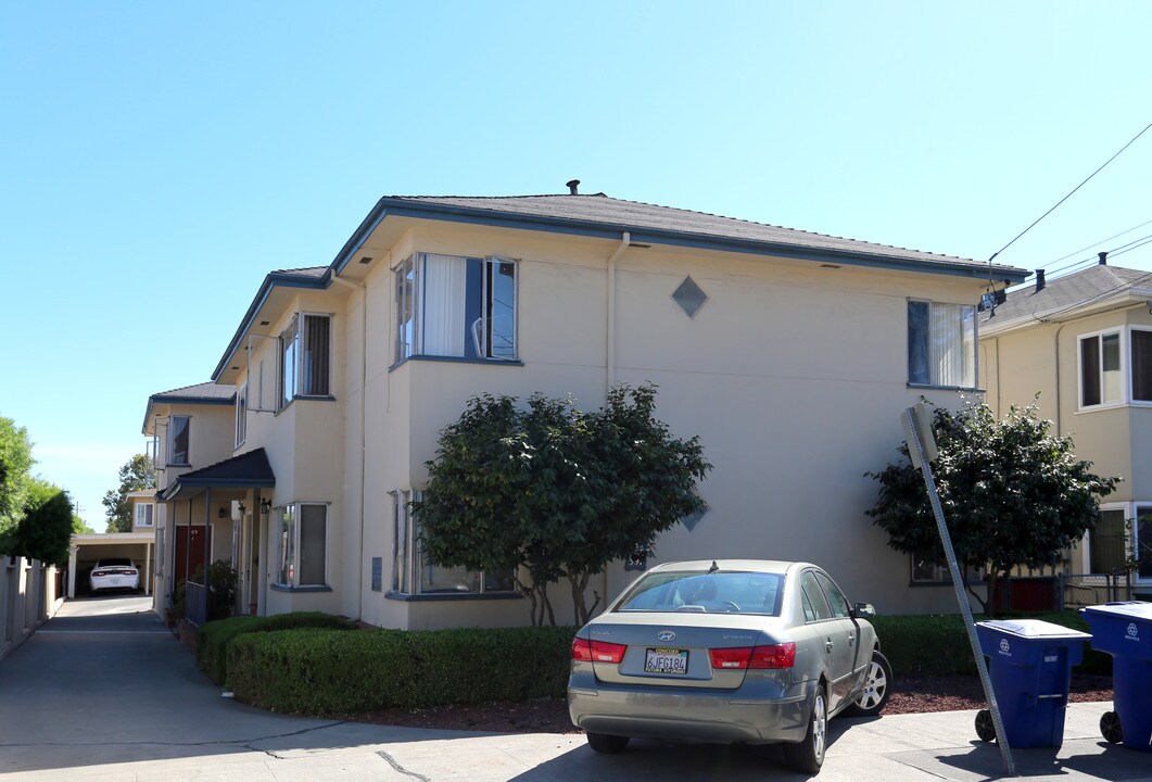 381-391 Chumalia St in San Leandro, CA - Building Photo