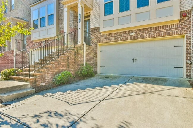 377 Provenance Dr in Sandy Springs, GA - Building Photo - Building Photo