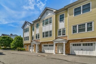 69 Riverdale Ave in Greenwich, CT - Building Photo - Building Photo