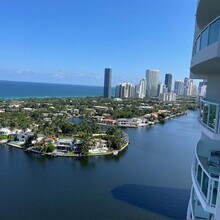 20201 E Country Club Dr in Aventura, FL - Building Photo - Building Photo