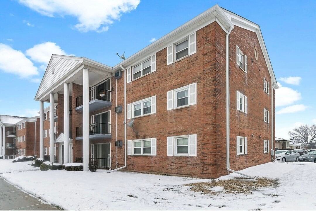4410 W 111th St in Oak Lawn, IL - Building Photo