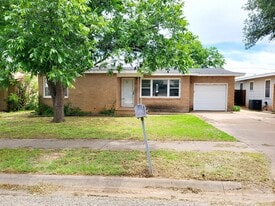 3208 42nd St in Snyder, TX - Building Photo