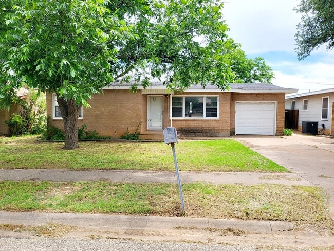 property at 3208 42nd St