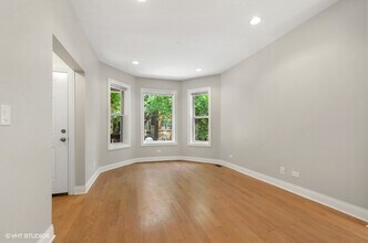 5816 N Ridge Ave in Chicago, IL - Foto de edificio - Building Photo