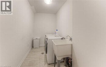 15 Dewberry Dr in Kitchener, ON - Building Photo - Building Photo