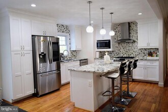 4103 Duvawn St in Alexandria, VA - Building Photo - Building Photo