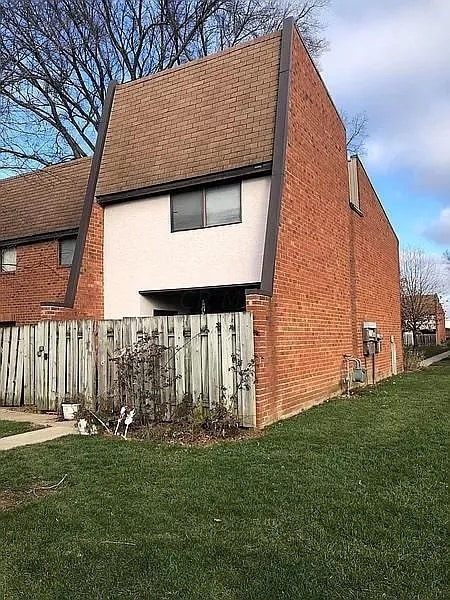 98 Lancelot Ln in Westerville, OH - Building Photo - Building Photo