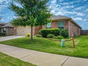 744 Walls Blvd in Crowley, TX - Building Photo - Building Photo
