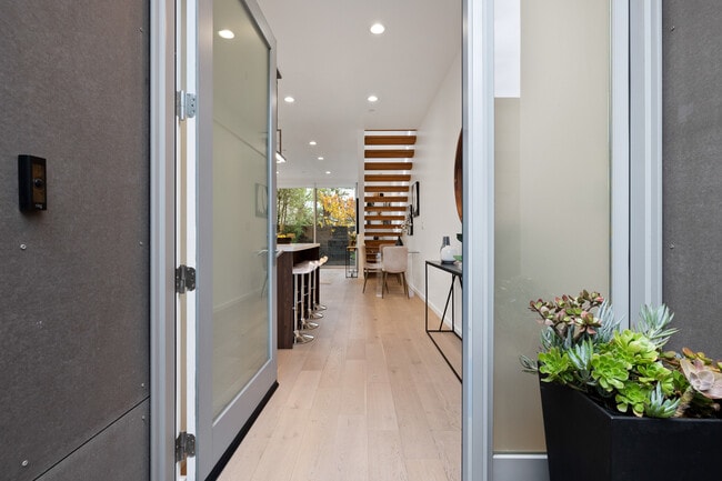1034 Grayson St in Berkeley, CA - Building Photo - Building Photo