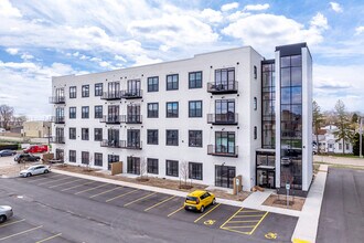 MK Lofts in Oshkosh, WI - Foto de edificio - Building Photo