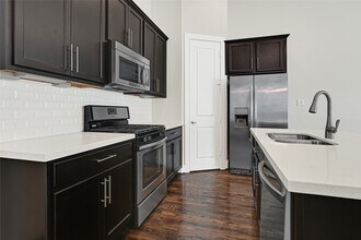 72 N Hutcheson St in Houston, TX - Building Photo - Building Photo