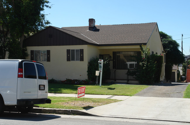 2314 Mira Vista Ave in Montrose, CA - Foto de edificio - Building Photo