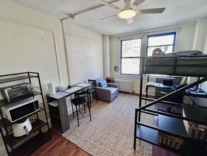 1324 Locust St, Unit 1409 in Philadelphia, PA - Building Photo - Building Photo