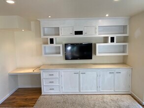 5 Oak Crest Ct in Novato, CA - Foto de edificio - Building Photo