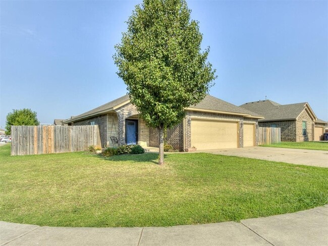 7201 Meadow Lake Dr in Yukon, OK - Building Photo - Building Photo