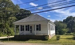 1745 Eagleville Rd in Tiverton, RI - Building Photo