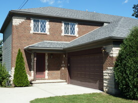 11751 21 Mile Rd in Utica, MI - Building Photo