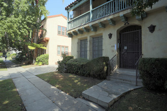 326 N Orange Grove Ave in Los Angeles, CA - Building Photo - Building Photo