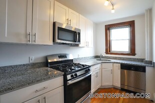 257 Washington St in Salem, MA - Building Photo