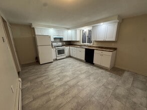 48 Fisher St, Unit 48 in Lowell, MA - Building Photo - Building Photo