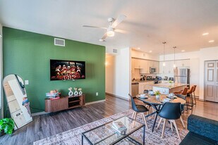 9600 W Georgia Ave in Glendale, AZ - Building Photo