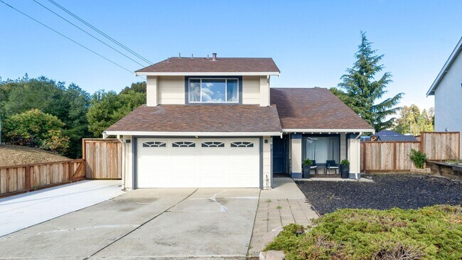 882 Coral Ridge Cir in Rodeo, CA - Building Photo - Building Photo