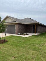 2924 NW 195th St in Oklahoma City, OK - Building Photo