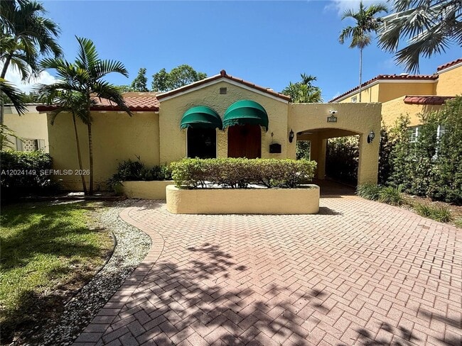 property at 712 Navarre Ave