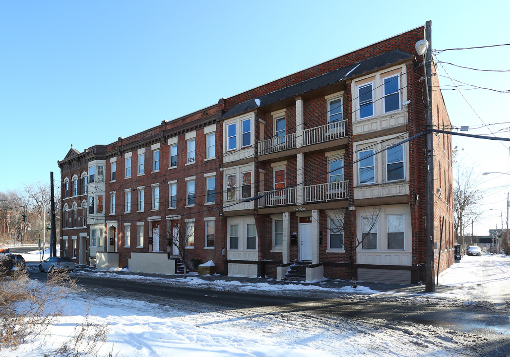 71 Jay St in Troy, NY - Building Photo