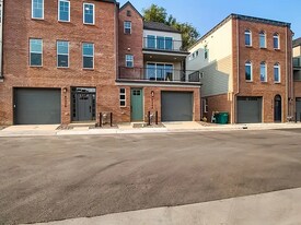 8039 W 52nd Ave in Arvada, CO - Building Photo