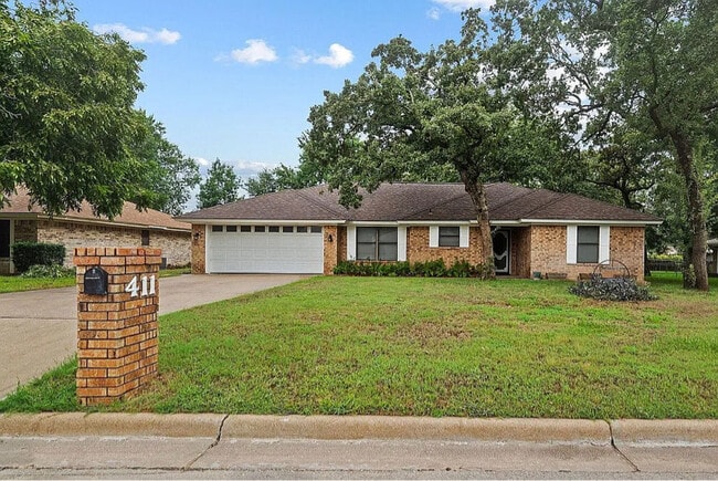 property at 411 Bluebonnet St