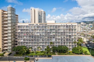 Ala Wai Plaza in Honolulu, HI - Building Photo - Building Photo