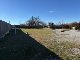 3130 N Cardinal Rd in Azle, TX - Building Photo