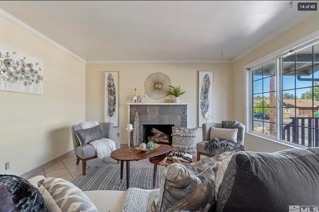 225 Hunter Lake Dr in Reno, NV - Building Photo - Building Photo