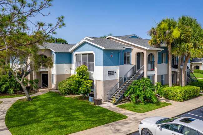 Park Village Apartments in Melbourne, FL - Foto de edificio - Building Photo