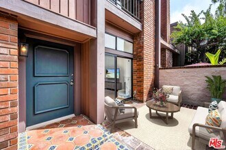 4425 Alla Rd in Marina Del Rey, CA - Building Photo - Building Photo