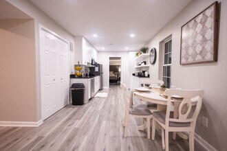 9220 Weathersfield Dr in Linton Hall, VA - Building Photo - Building Photo