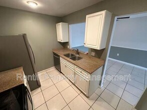 12632 Kenwood Ln in Ft. Myers, FL - Building Photo - Building Photo