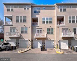 3550 Briarwood Dr in Dumfries, VA - Building Photo