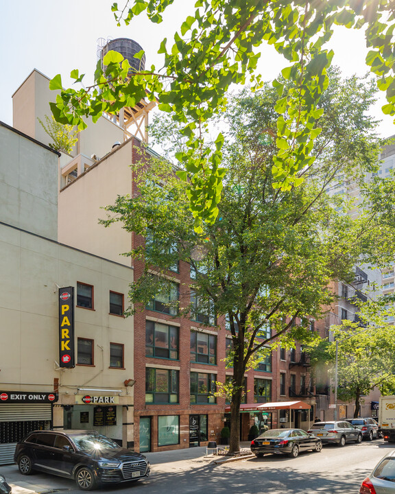 The Danielle Court in New York, NY - Building Photo