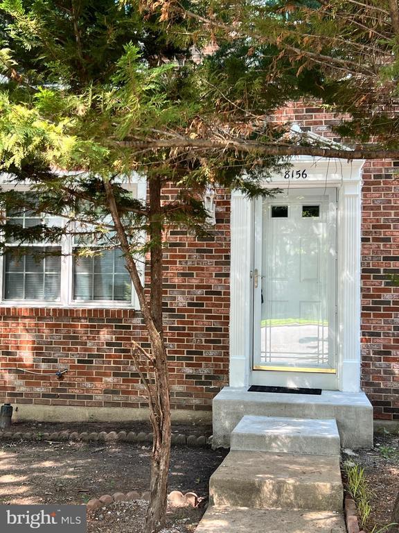 8156 Dark Den Cir in Springfield, VA - Building Photo - Building Photo