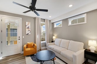 214 Great Loop E Dr in Ottawa, IL - Building Photo - Building Photo