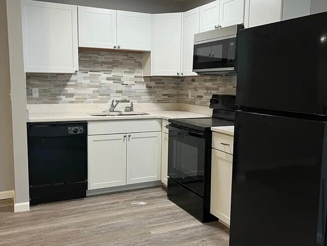 1250 S Weinbach Ave in Evansville, IN - Building Photo - Building Photo