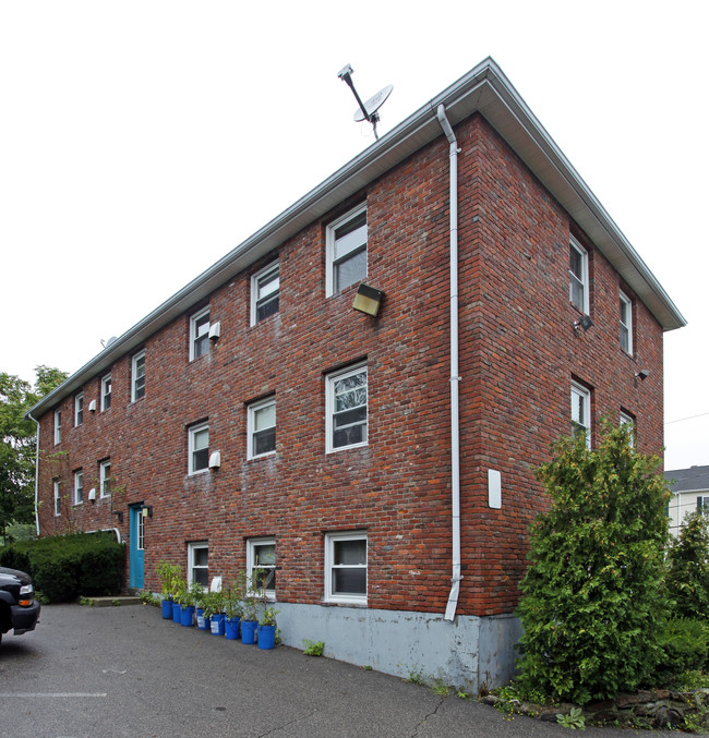 30 Parker St in Quincy, MA - Building Photo - Building Photo