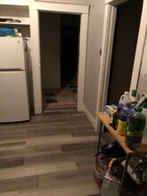 907 Chartiers Ave, Unit 2 in Mckees Rocks, PA - Building Photo - Building Photo