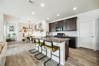 13347 Pecan Trails Dr in Santa Fe, TX - Building Photo - Building Photo
