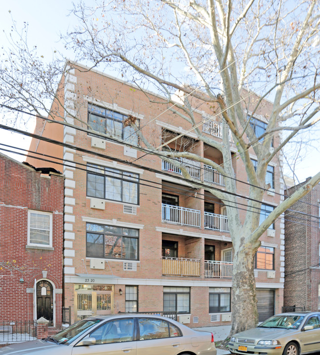 23-20 30th Dr in Astoria, NY - Building Photo