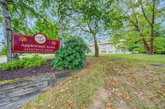 Applewood Acres in Clarks Summit, PA - Foto de edificio - Building Photo