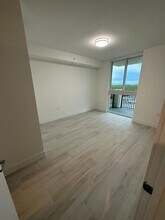 195 NE 6th Ct, Unit B1 in Dania, FL - Building Photo - Building Photo